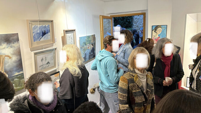 Intérieur de la galerie "Le Coin d'Art". 